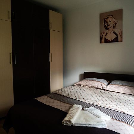 Apartament Dacul Hunedoara Exterior foto